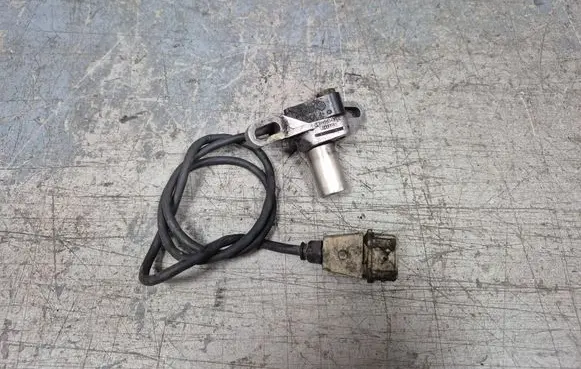 Audi 80 90 S2 B4 Crankshaft position sensor 078905389C