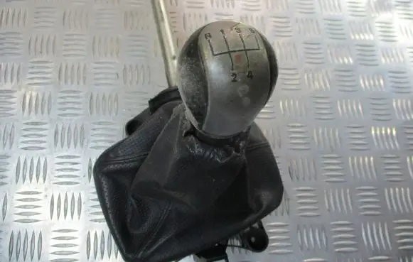Opel Tigra B Gear selector/shifter in gearbox 