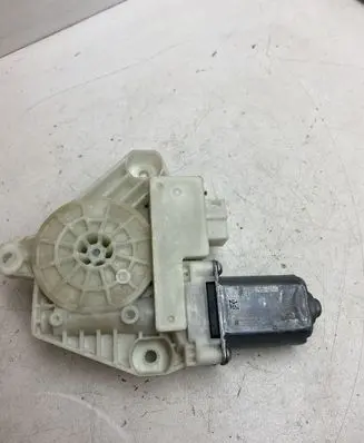 Mercedes-Benz E W213 Front door window regulator motor A2139069501