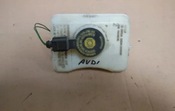 Audi A4 S4 B8 8K Brake fluid reservoir 8K0611301A