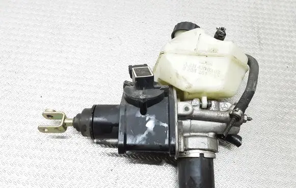 Mercedes-Benz E W211 Master brake cylinder 2114300302