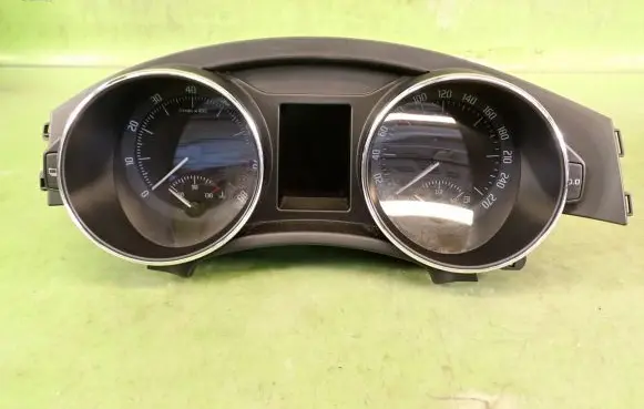 Skoda Superb B6 (3T) Speedometer (instrument cluster)