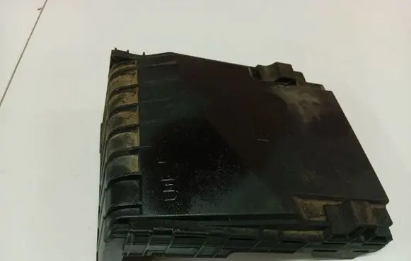 Volkswagen Golf V Fuse box cover 1K0937132F