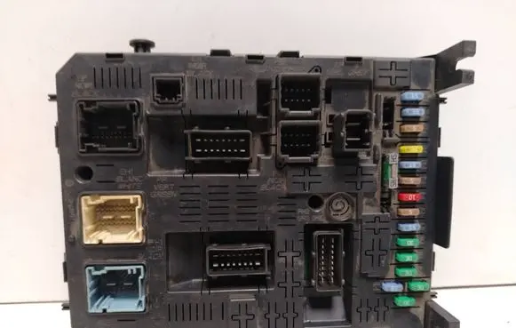 Peugeot 308 Comfort/convenience module 9666895380 NS07763195 212456301