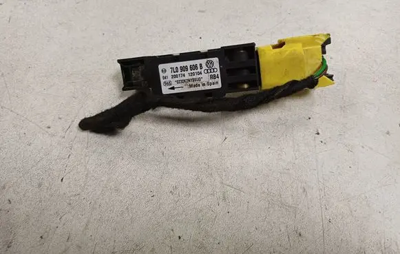 Volkswagen Touareg I Airbag deployment crash/impact sensor 7L0909606B