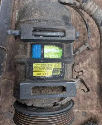Volvo XC90 Air conditioning (A/C) compressor (pump) 8708581
