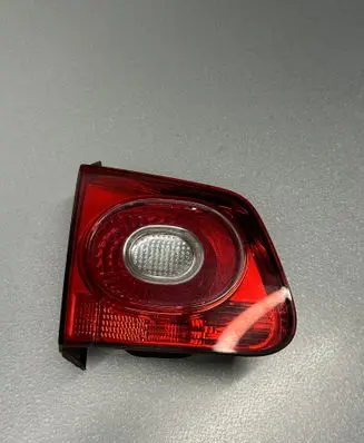 Volkswagen Tiguan Tailgate rear/tail lights 5n0945093c