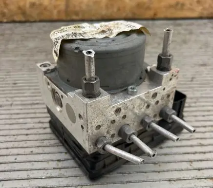 Renault Megane IV ABS Pump 476607355R