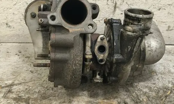 Toyota Corolla Verso E121 Turbo 172010R020