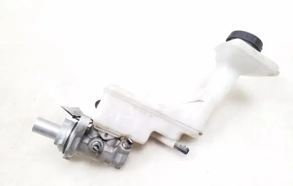 Nissan Qashqai Master brake cylinder