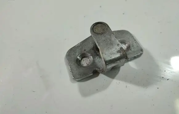 Opel Zafira A Rear door lock loop/hook striker 