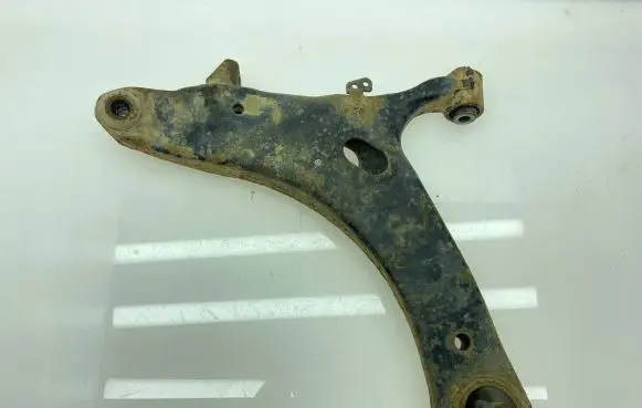 Front lower control arm/wishbone