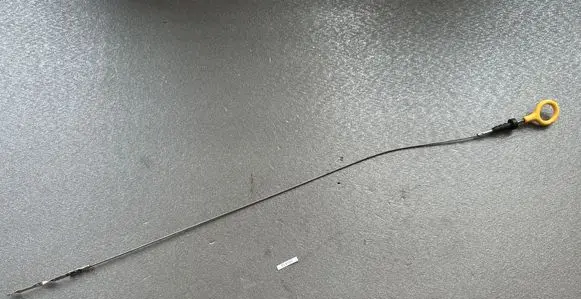 Nissan Patrol Y61 Oil level dip stick 11140VC105