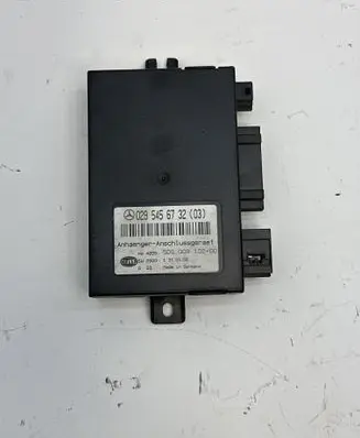 Mercedes-Benz E W211 Tow bar trailer control unit/module 0295456732 5DS008102
