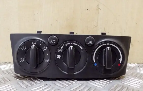 Toyota Avensis T250 Climate control unit 5590005120 MB1465700753
