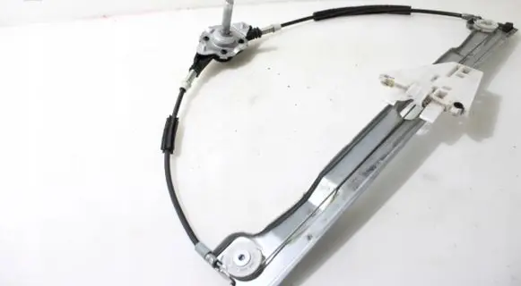 Mitsubishi Colt Rear window lifting mechanism without motor