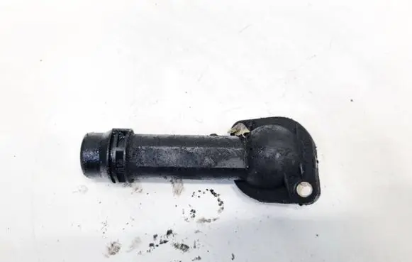 Volkswagen PASSAT B5.5 Engine coolant pipe/hose 038121121 06B121121