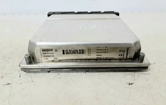 Volvo V70 Engine control unit/module 0281011441 30646978A