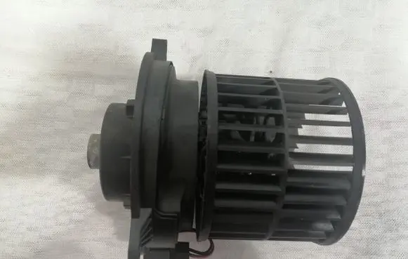Ford Fusion Heater fan/blower 1736005401