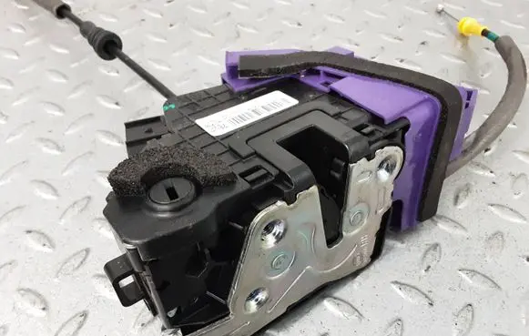 Hyundai i30 Rear door lock 81420G3010