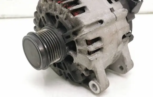 Volvo V40 Generator/alternator 30644799 114013164