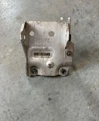 BMW 5 F10 F11 Radiator mount bracket 7186513 7207151 7211161