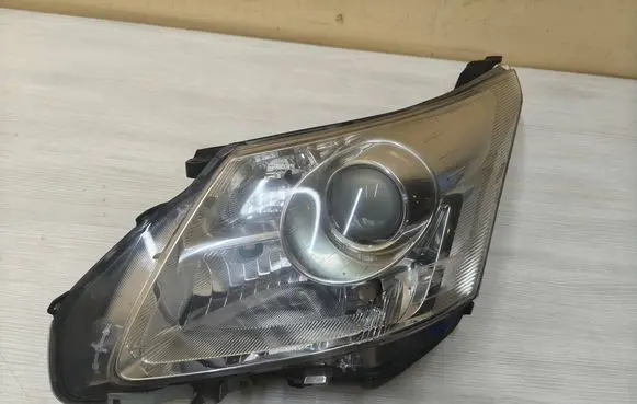 Toyota Avensis T270 Headlight/headlamp H279GLDE 1267502