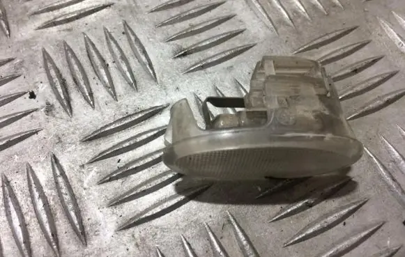 Volkswagen PASSAT B5 Other interior light 1H0947311