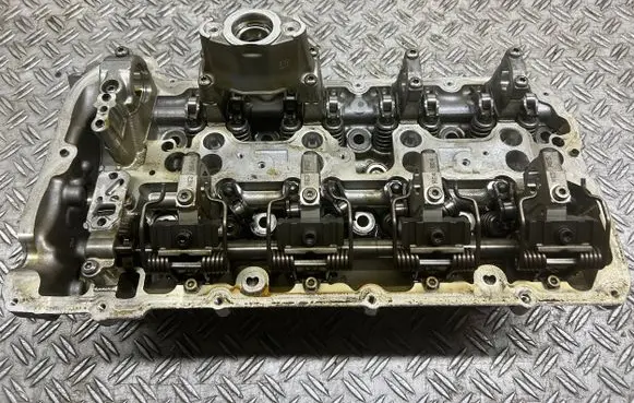 BMW 6 F06 Gran coupe Engine head 
