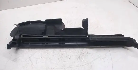 Radiator mount bracket