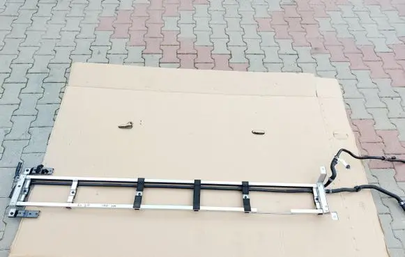 Engine coolant pipe/hose