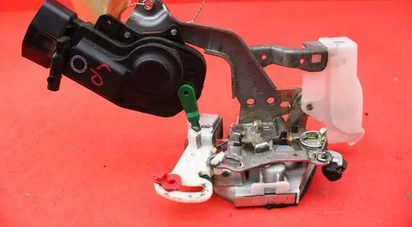 Citroen C1 Front door lock 276G0614
