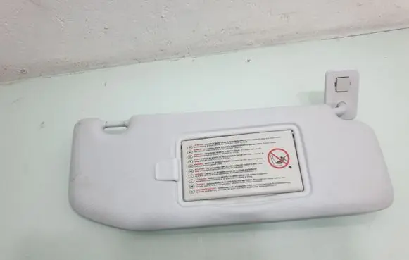 Peugeot 208 Sun visor