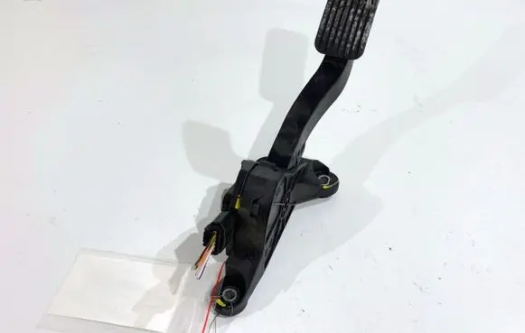 KIA Xceed Accelerator throttle pedal 32700G4200