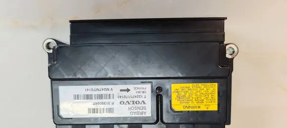 Volvo V40 Airbag control unit/module 31350547 T122471170141 VM247N170141
