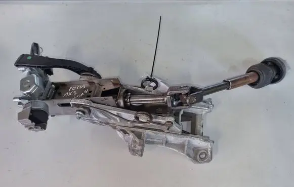 Ford Focus Steering wheel axle BV6N3C529AD