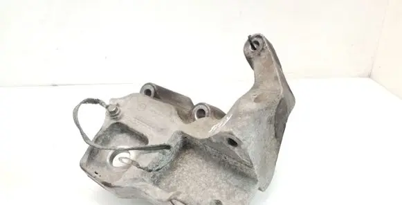 Volvo XC60 Engine mounting bracket 31401633