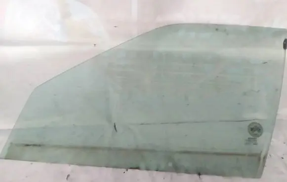 Renault 19 Front door window glass four-door