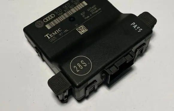 Skoda Octavia Mk2 (1Z) Gateway control module 1K0907530F 1K0907951