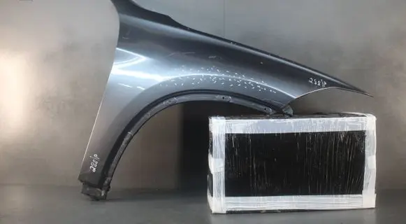 Fender mounting bracket