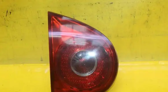Volkswagen Golf V Tailgate rear/tail lights 1K6945107C