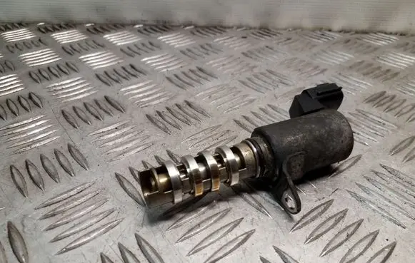 Nissan Juke I F15 Camshaft vanos timing valve 