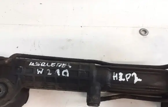 Mercedes-Benz E W210 Steering rack A2104602884