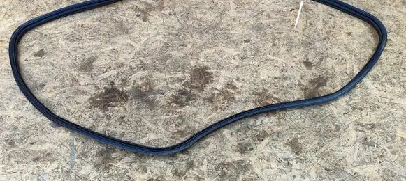 Trunk rubber seal (body)