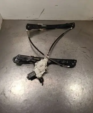 BMW 1 E81 E87 Front door window regulator with motor 7067795 7138465 0130822226