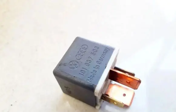 Volkswagen Golf III Other relay 191937503