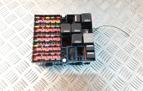 Ford Fiesta Fuse module 6S6T14401ADG