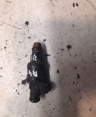 Audi A4 S4 B5 8D Fuel injector 058133551A