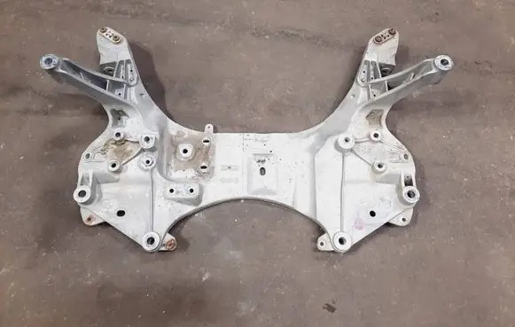 Engine mount bracket
