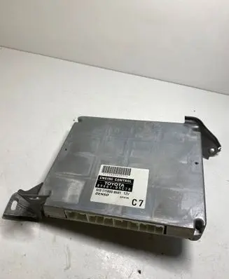 Toyota Avensis T250 Engine control unit/module 8966105C70 1758008681 MB1758008681